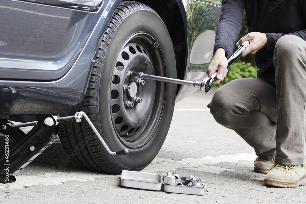 How to Change a Flat Tire in Texas - Step-by-Step Guide